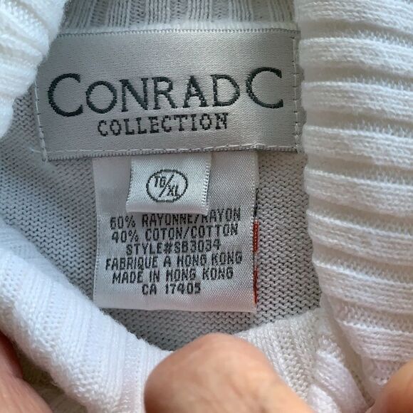 Conrad C Collection XL turtleneck white sweater - Picture 4 of 5